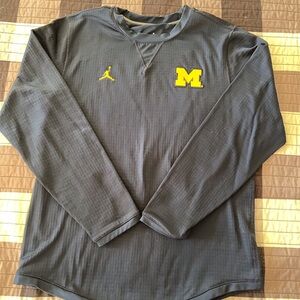 Nike Air Jordan Michigan Men's Black Long Sleeve Shirt size M